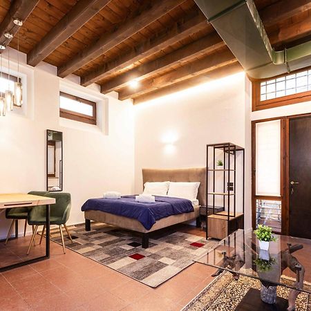 Al 18 Verona Rooms Bagian luar foto