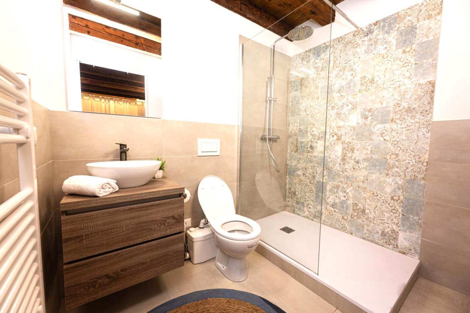 Al 18 Verona Rooms Bagian luar foto